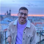 Soy graduado en Traducción e Interpretación en inglés y griego moderno y doy clases de inglés para todos los niveles desde A1 hasta C1